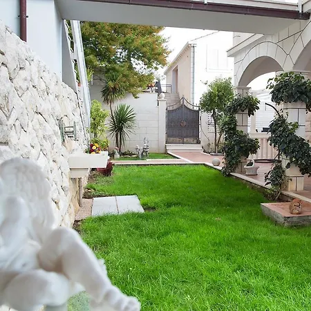 Villa Arion